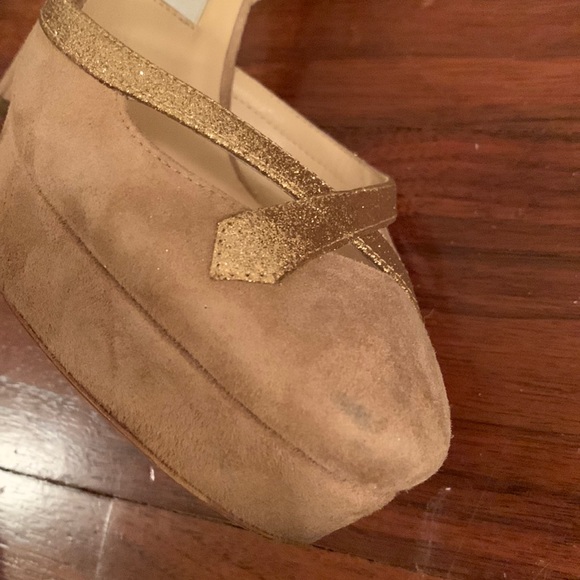 Jimmy Choo Quake Round Toe Heels - Picture 7 of 10